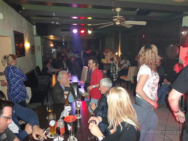 Sound Cafe 2012-21.jpg - Immer mehr Zuschauer wurden von links in den Raum geschoben